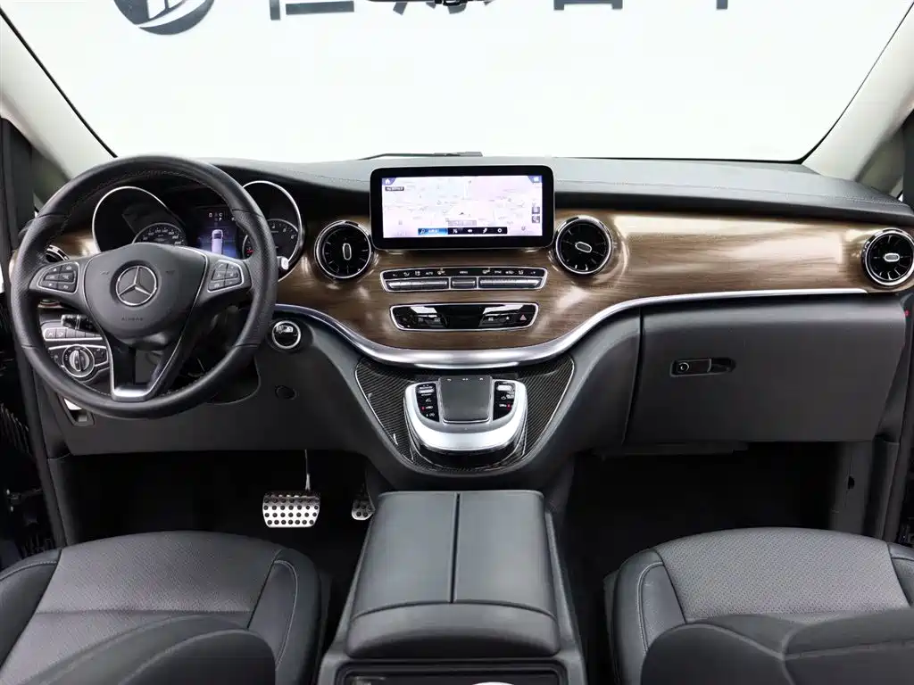 Mercedes-Benz V-Class 2022 — фото 16