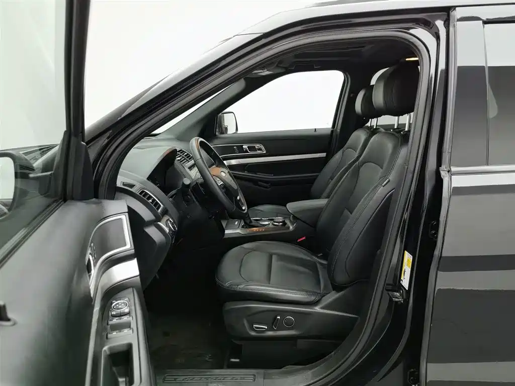 Ford Explorer 2018 — фото 10