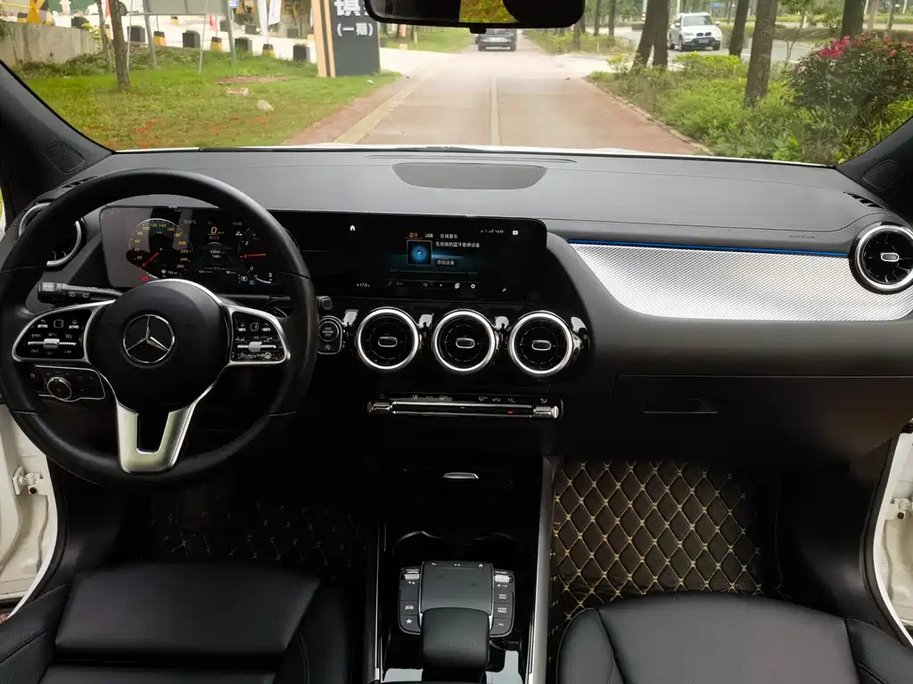 Mercedes-Benz GLA 2023 — фото 9