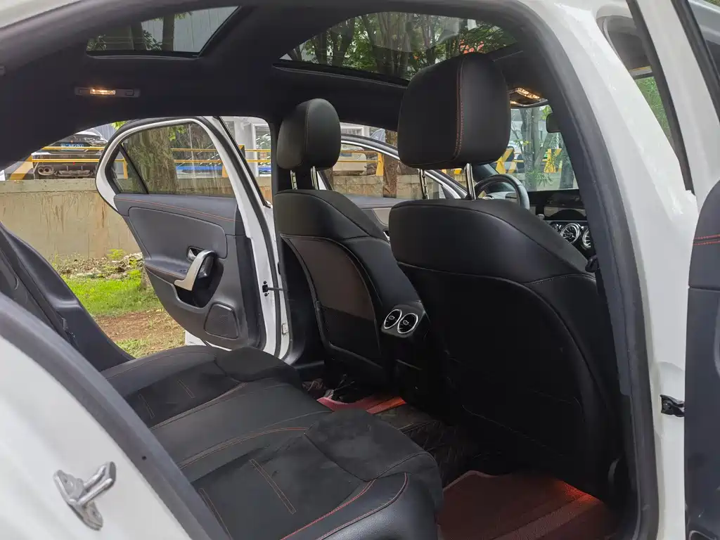 Mercedes-Benz A-Class 2023 — фото 11