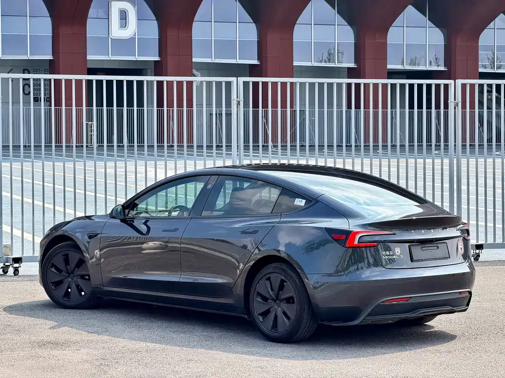 Tesla Model 3 2024 — фото 5
