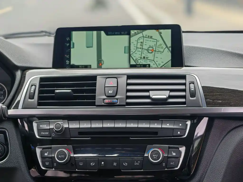 BMW 3 Series 2017 — фото 12