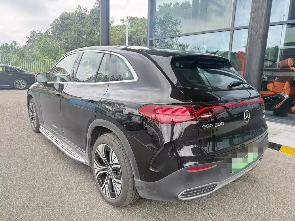 Mercedes-Benz EQE SUV 2025 — фото 12