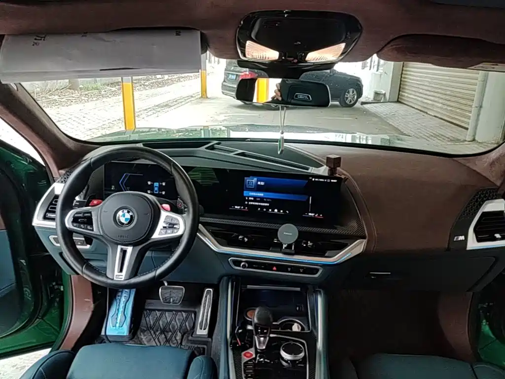 BMW XM 2023 — фото 14