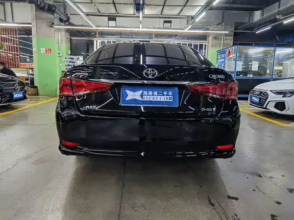 Toyota Crown 2016