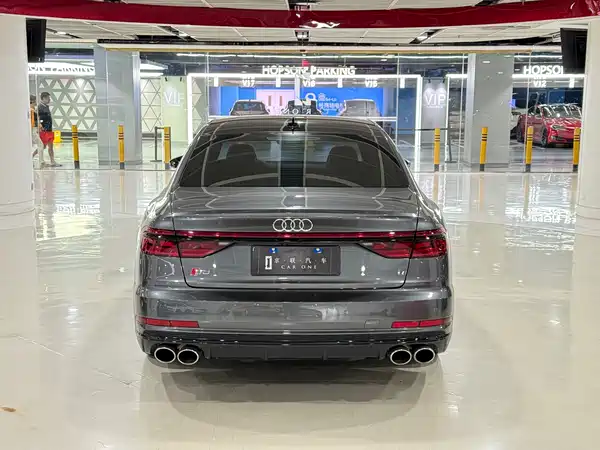 Audi S8 2021