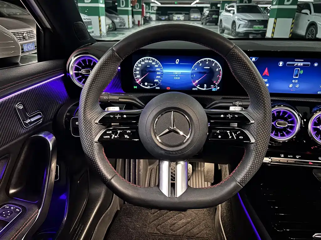 Mercedes-Benz A-Class 2024 — фото 11