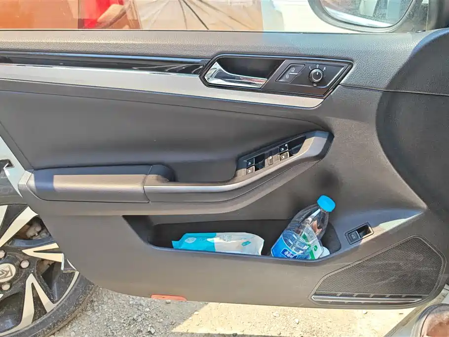 Volkswagen Sagitar 2017