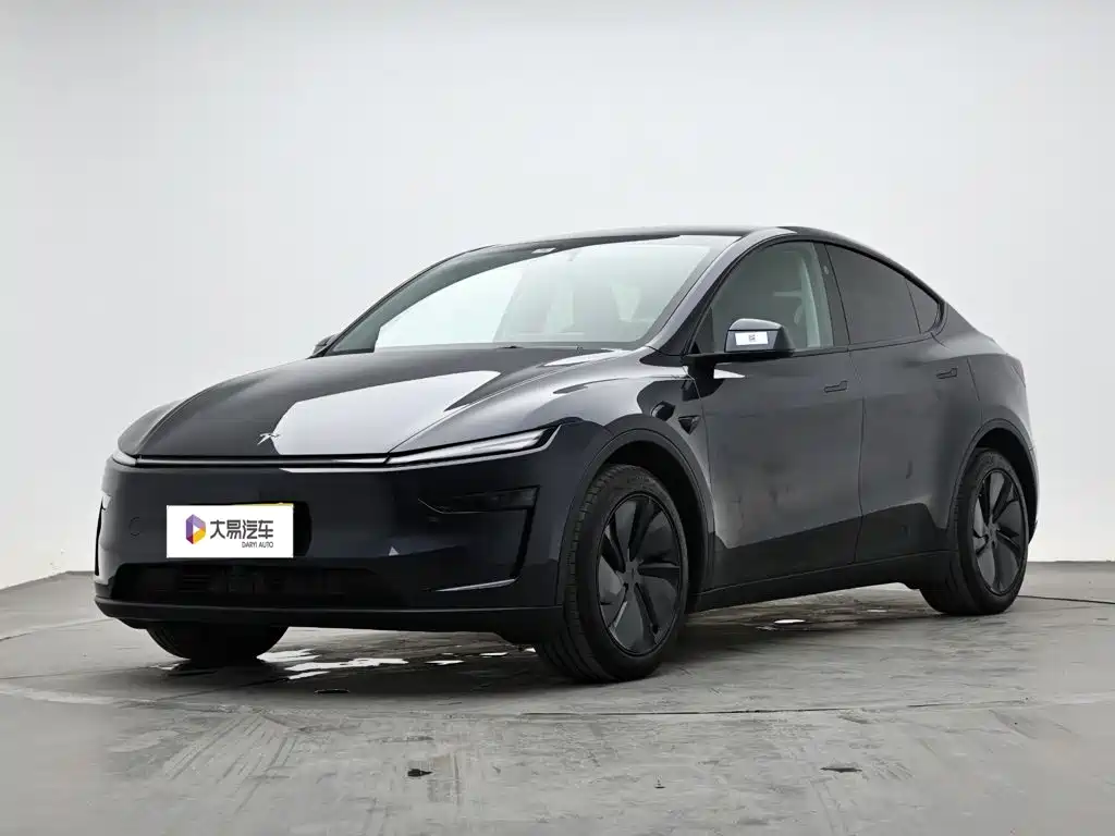 Tesla Model Y 2026 — фото 1