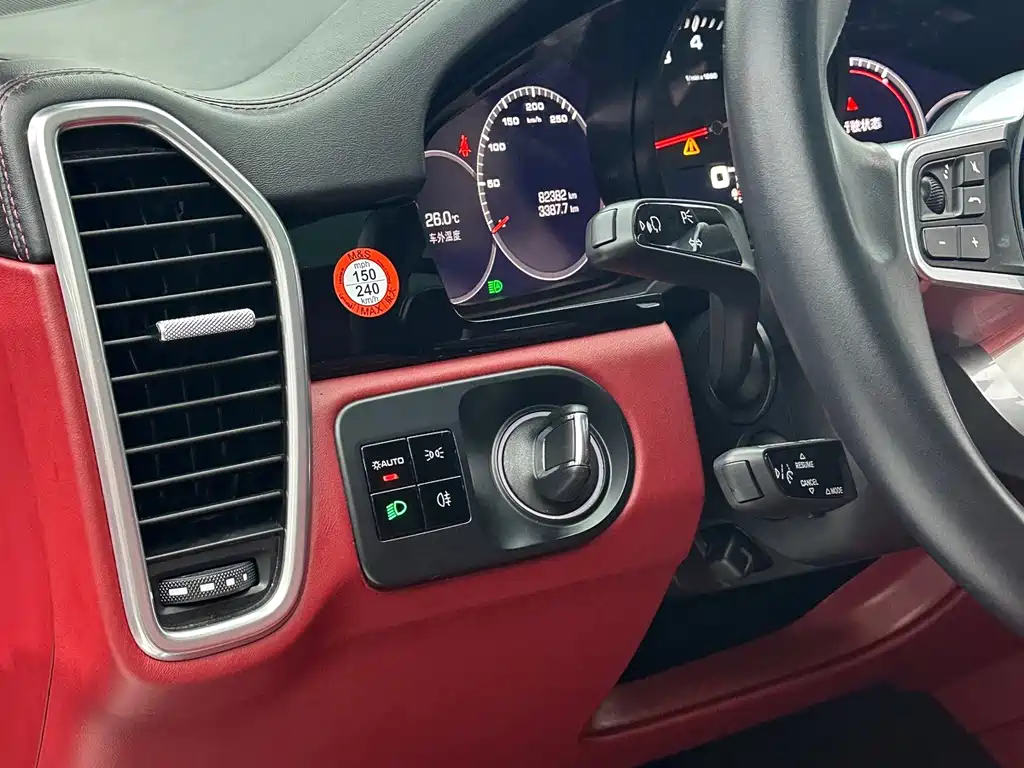 Porsche Cayenne 2021 — фото 15