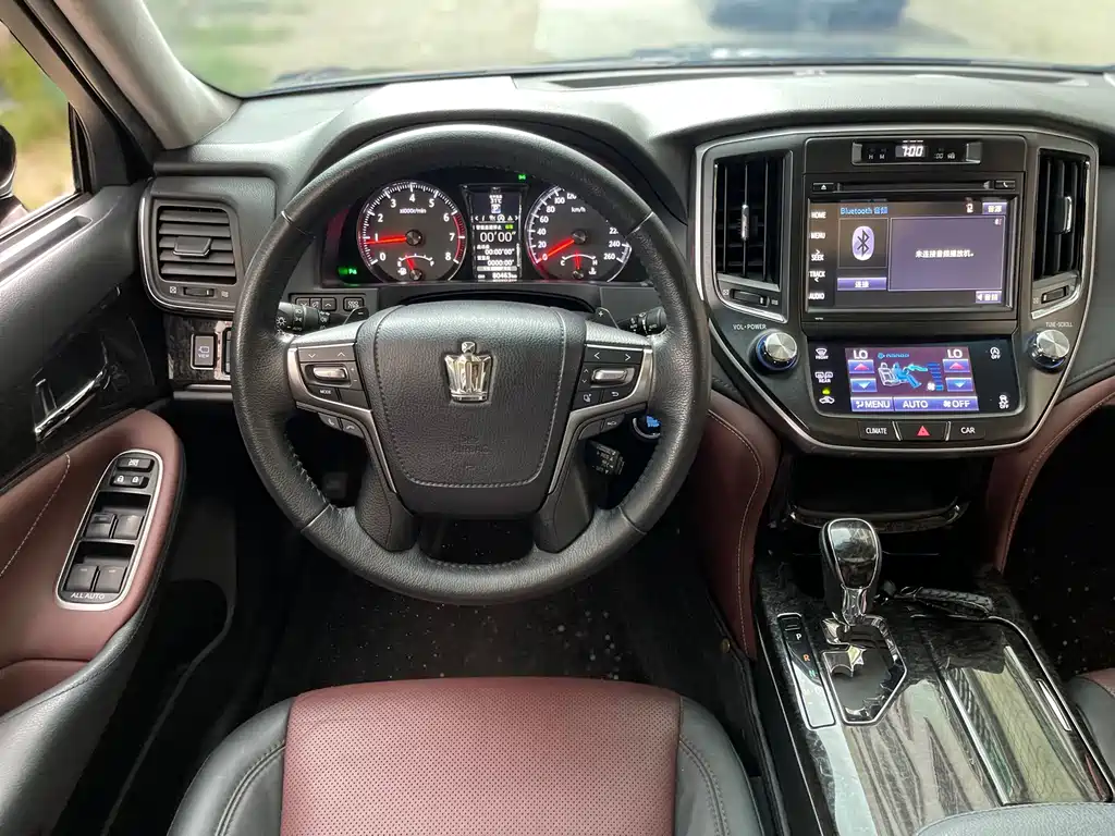 Toyota Crown 2019 — фото 10