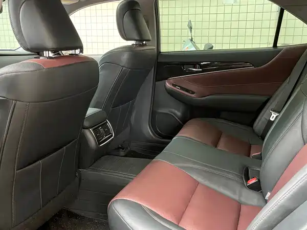 Toyota Crown 2019