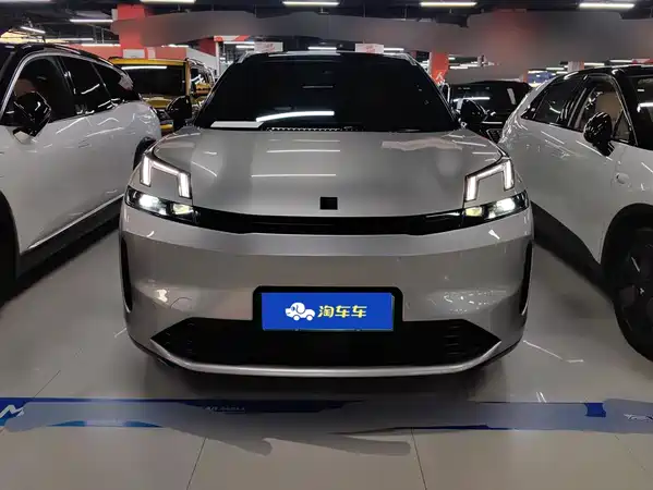 Lynk & Co 08 EM-P 2025