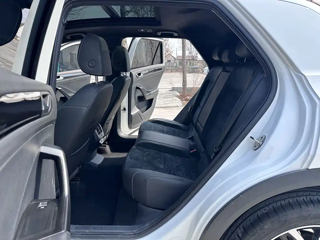 Volkswagen T-Roc 2023