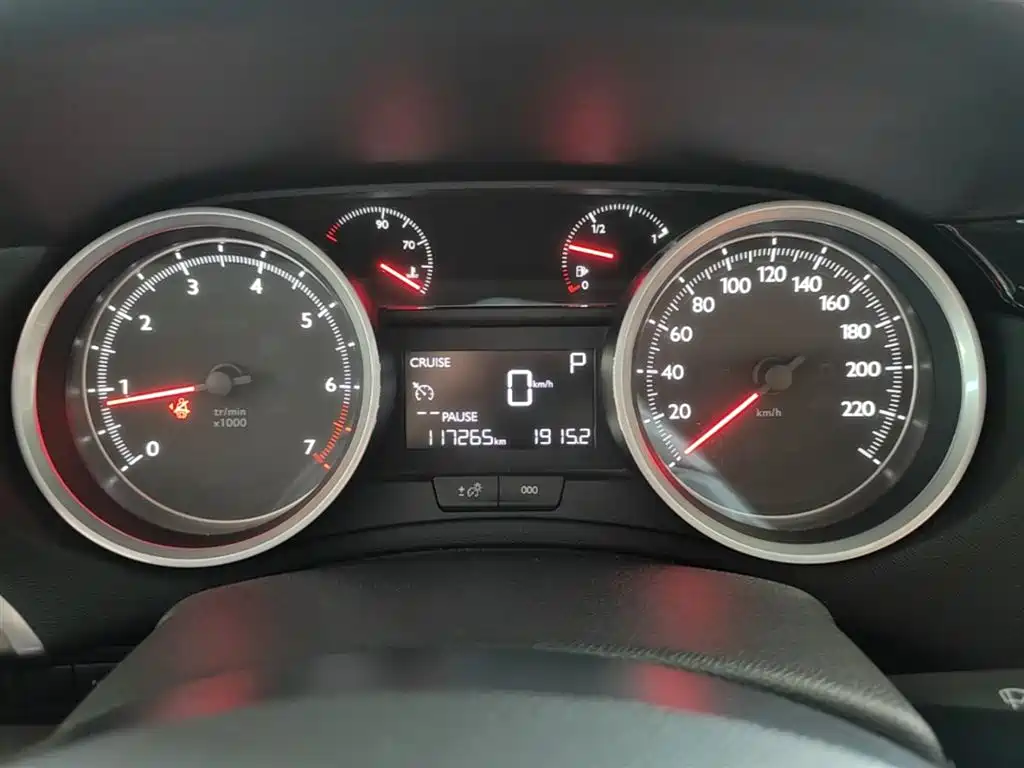 Peugeot 408 2015 — фото 12