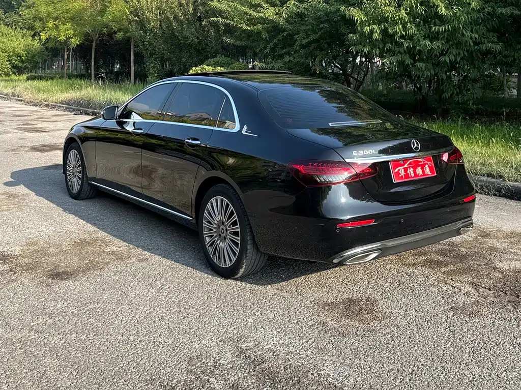 Mercedes-Benz E-Class 2022 — фото 15