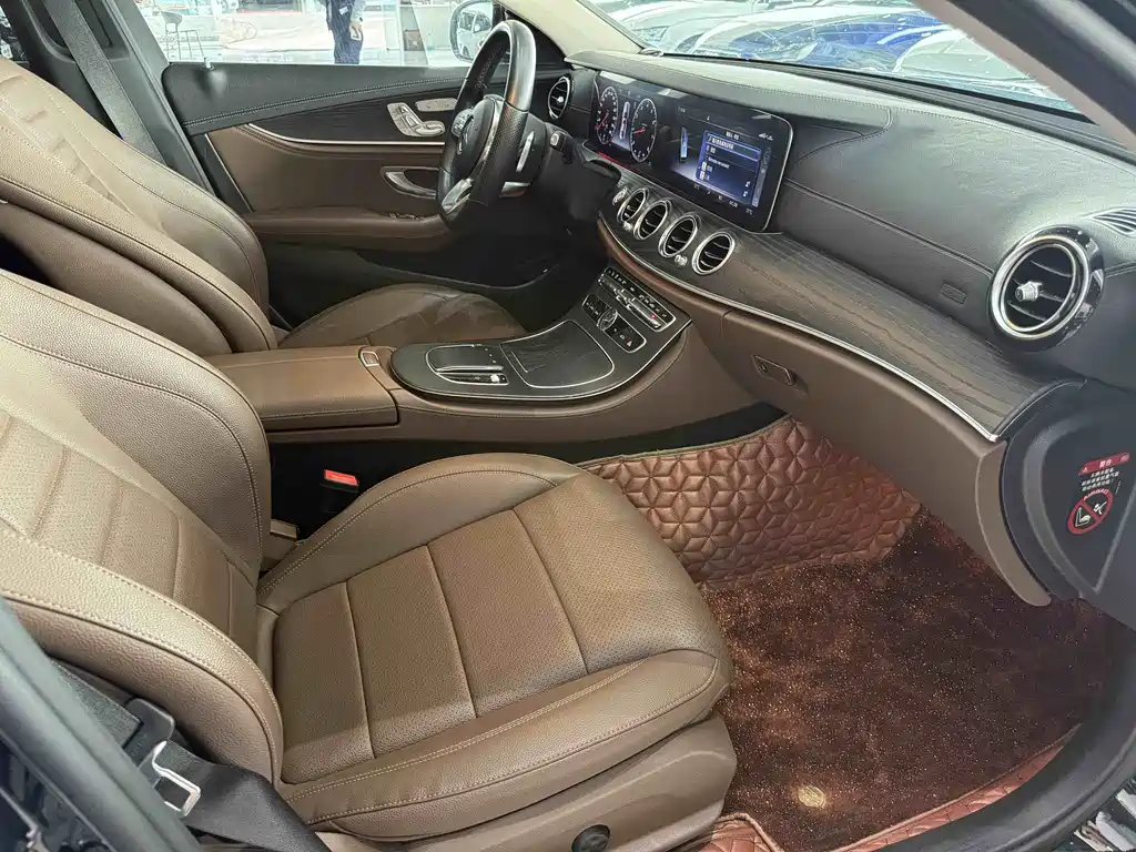 Mercedes-Benz E-Class 2020 — фото 12