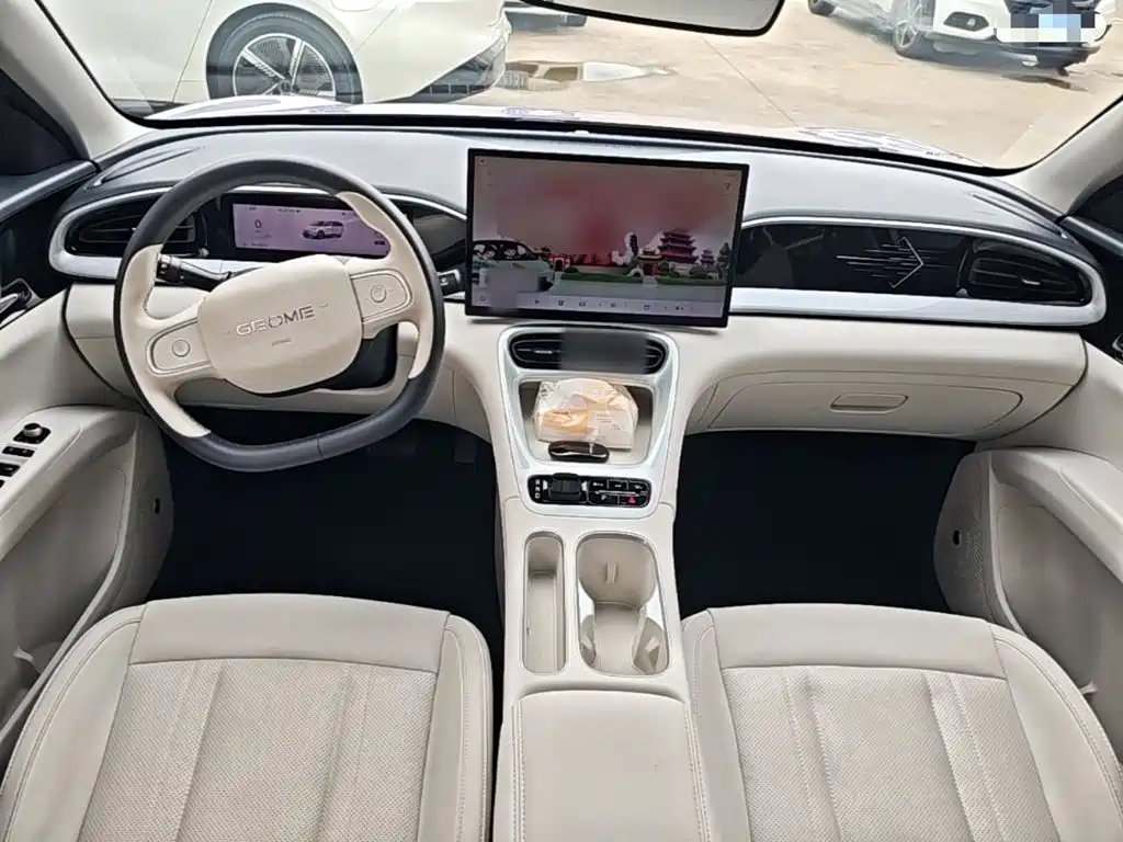 Geely Galaxy Starwish 2025 — фото 10