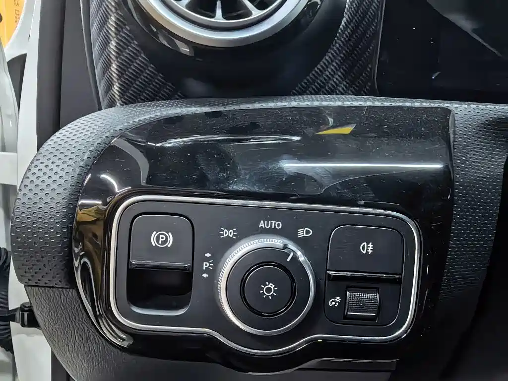 Mercedes-Benz A-Class 2023 — фото 10