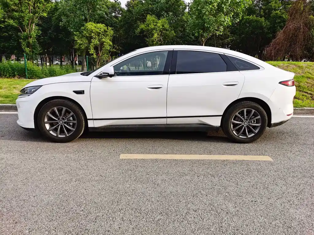 BYD Qin L 2025 — фото 14