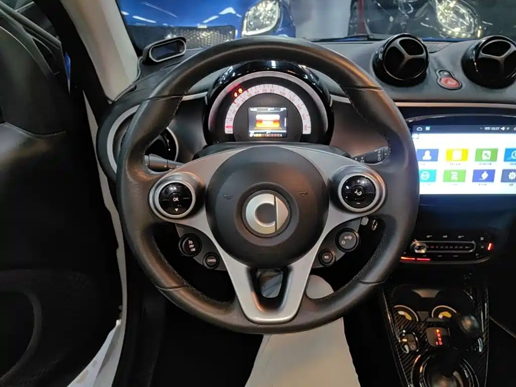 smart fortwo 2019 — фото 11