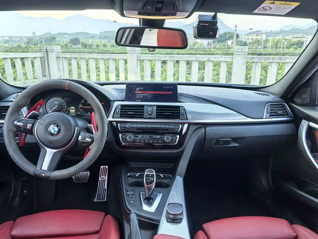 BMW 3 Series 2019 — фото 9