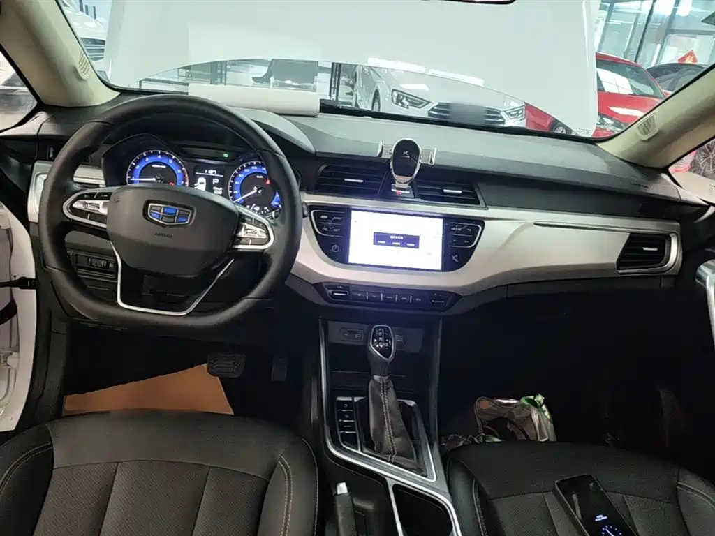 Geely Vision X3 2020 — фото 10