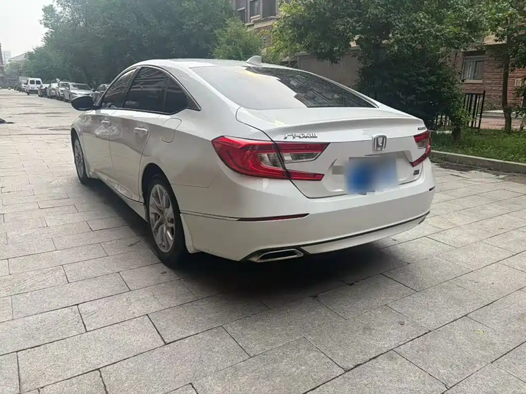 Honda Accord 2020 — фото 10