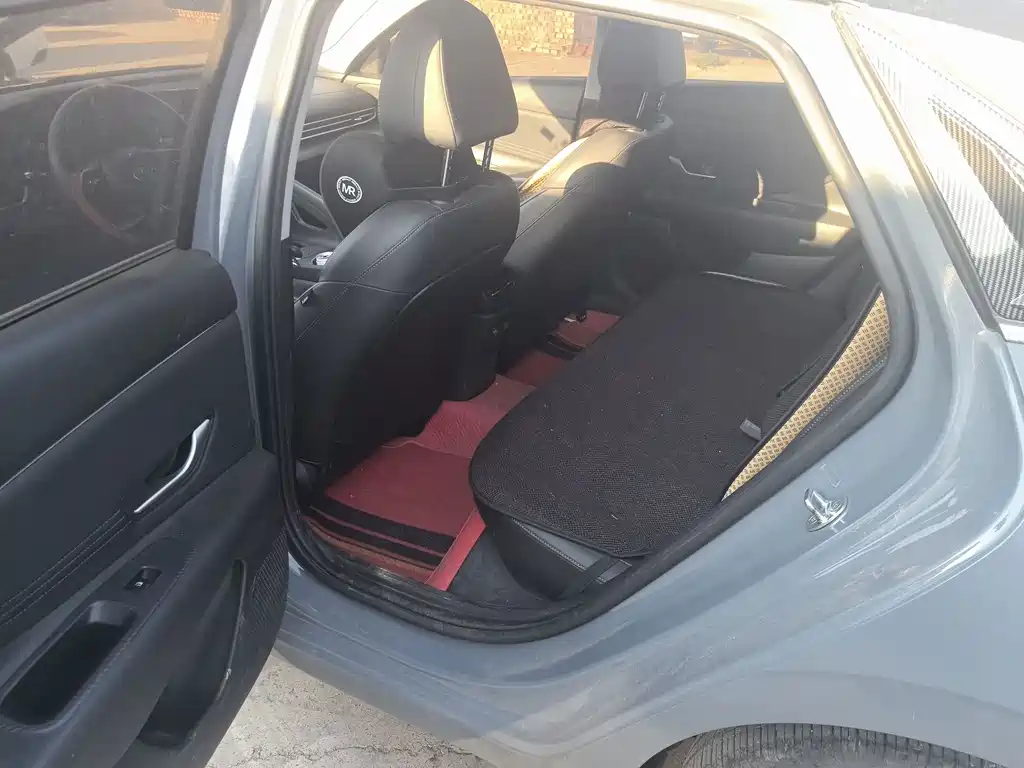 Hyundai Elantra 2022