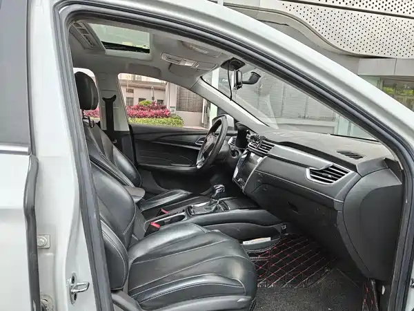 Roewe i5 2020
