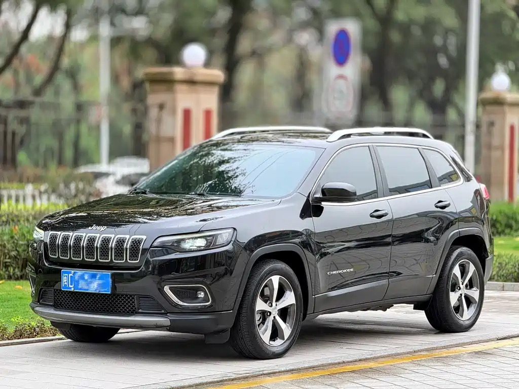 Jeep Cherokee 2020 — фото 1