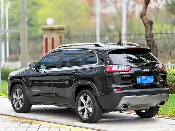 Jeep Cherokee 2020