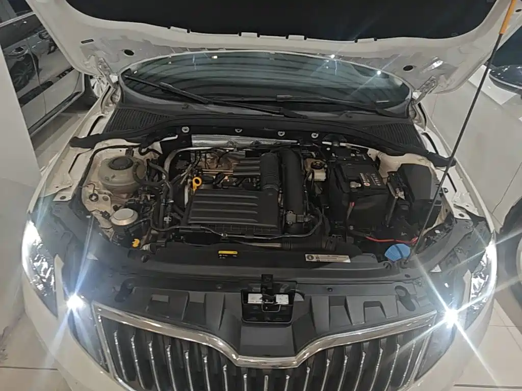 Skoda Octavia 2021 — фото 20