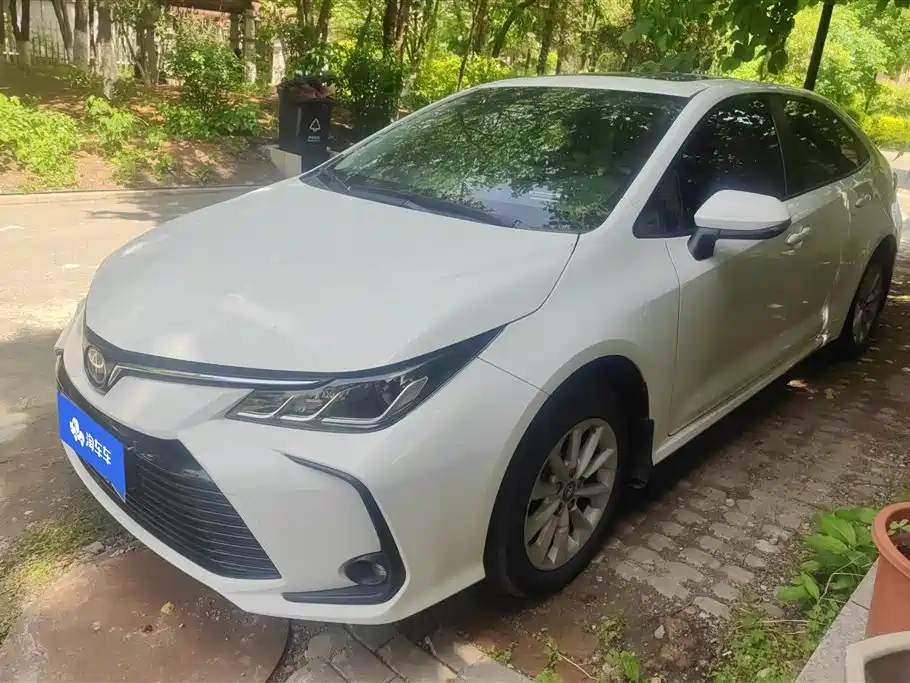 Toyota Corolla 2023 — фото 1