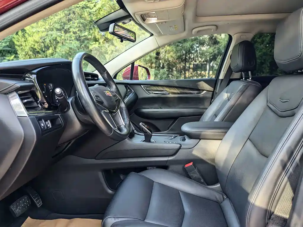 Cadillac XT5 2019 — фото 11