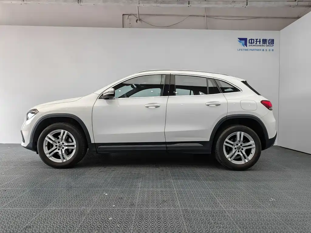 Mercedes-Benz GLA 2023