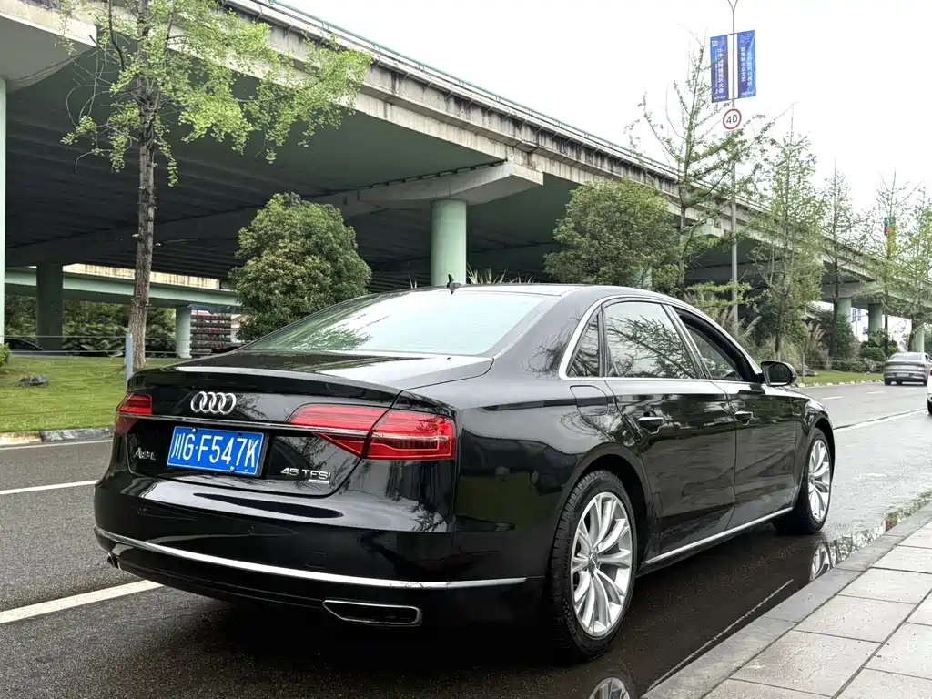 Audi A8 2015 — фото 8