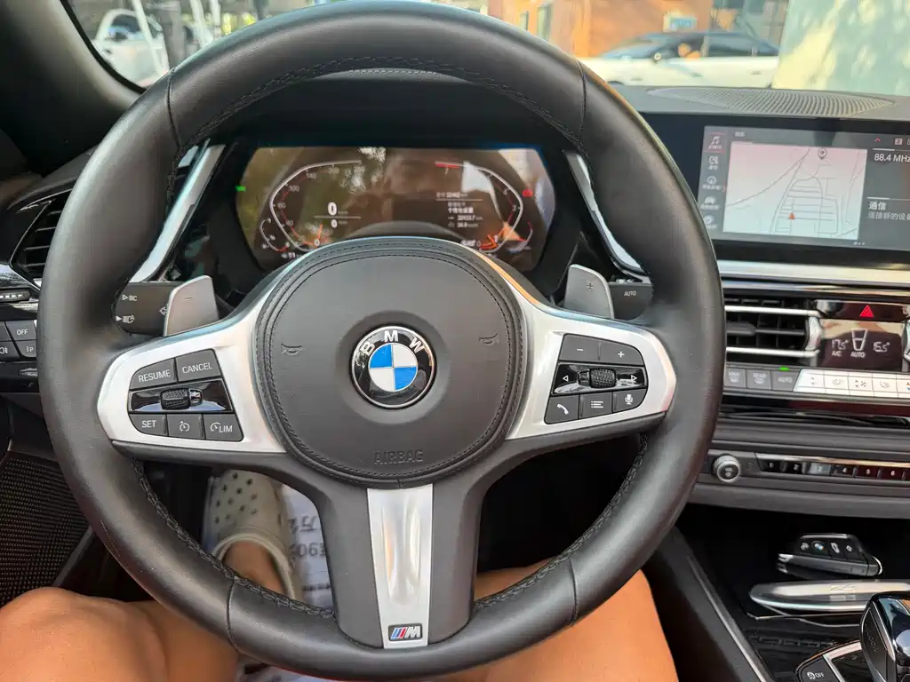 BMW Z4 2023 — фото 17