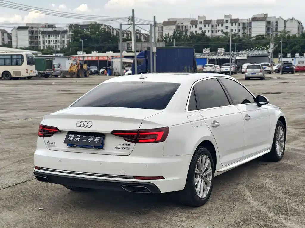 Audi A4L 2019 — фото 11