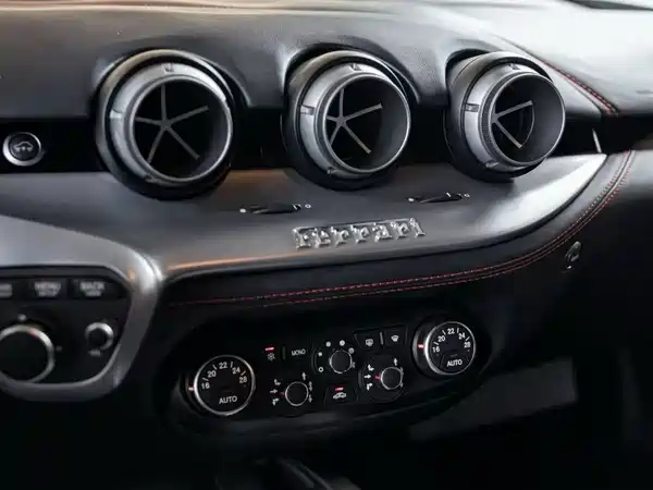Ferrari F12berlinetta 2013