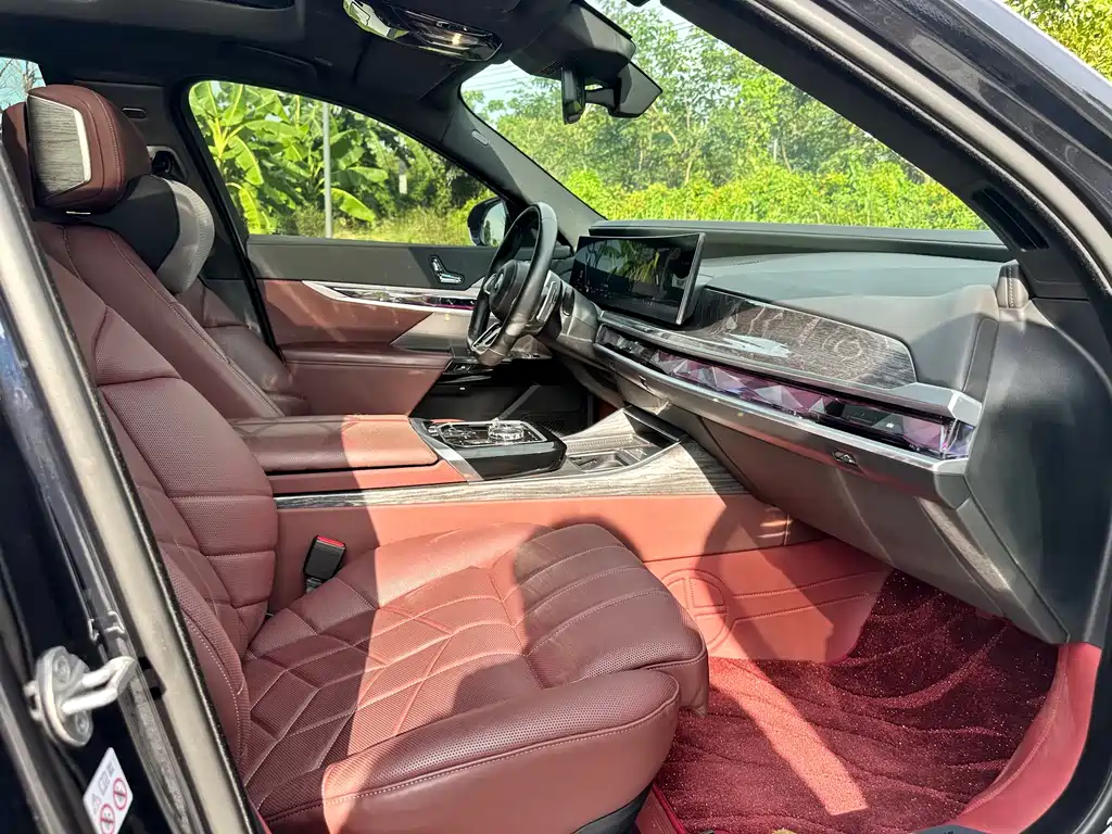 BMW 7 Series 2024 — фото 11