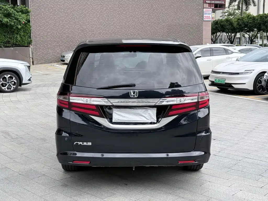 Honda Odyssey 2017 — фото 8