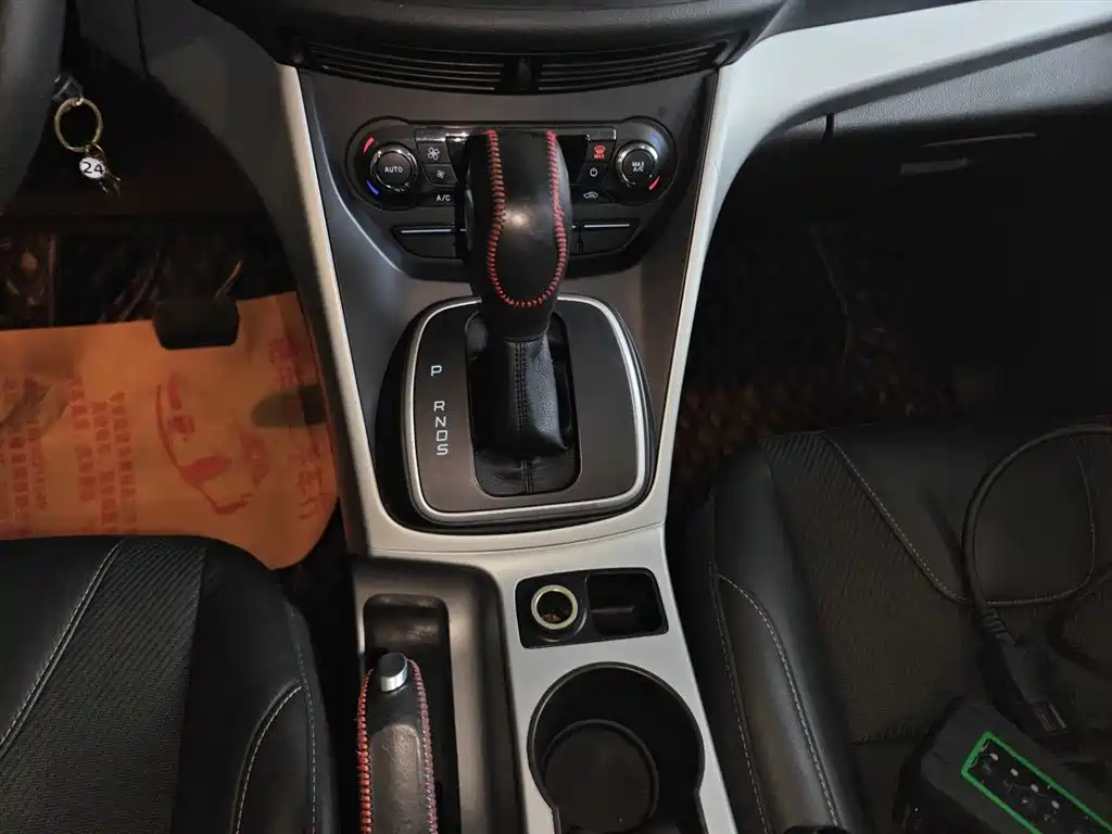 Ford Kuga 2016 — фото 14