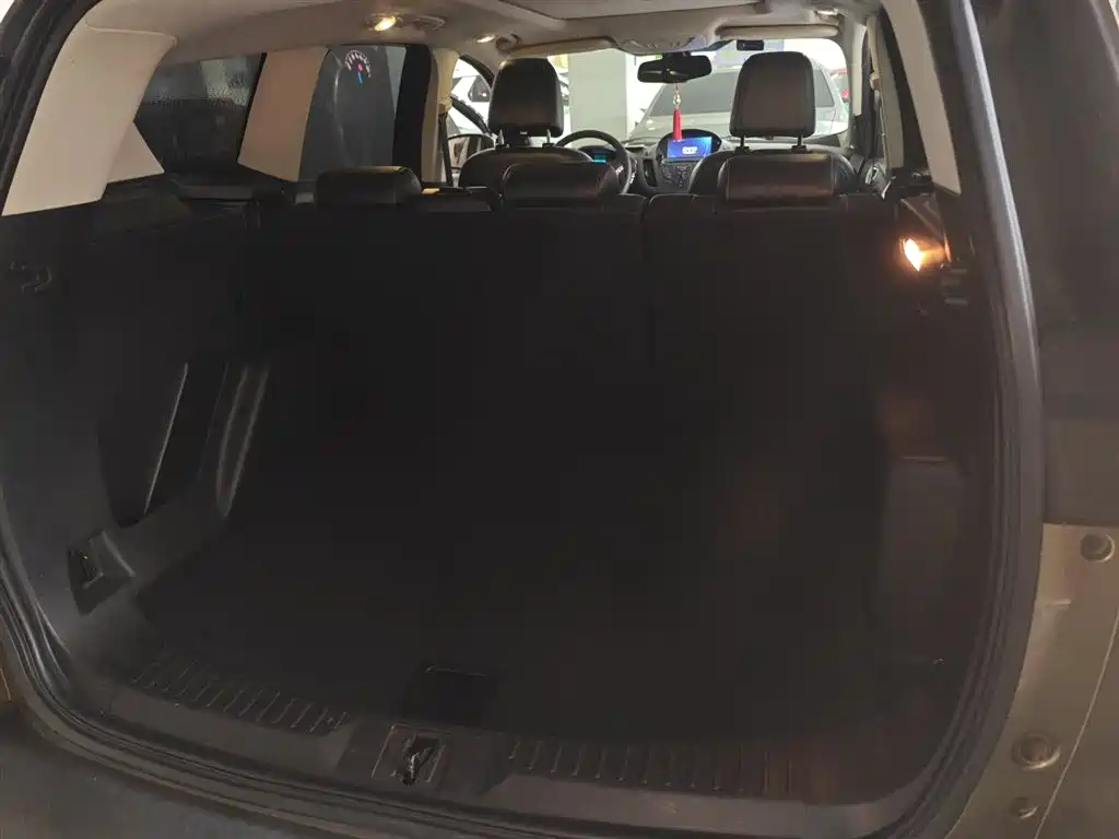 Ford Kuga 2016 — фото 19