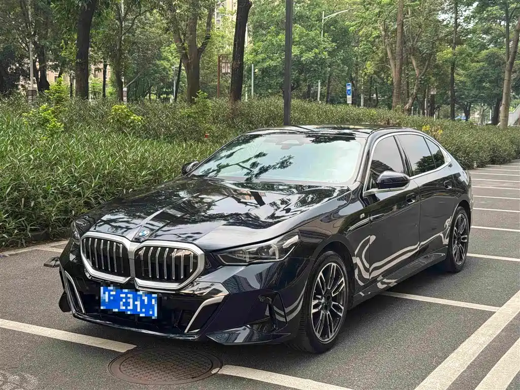 BMW 5 Series 2024