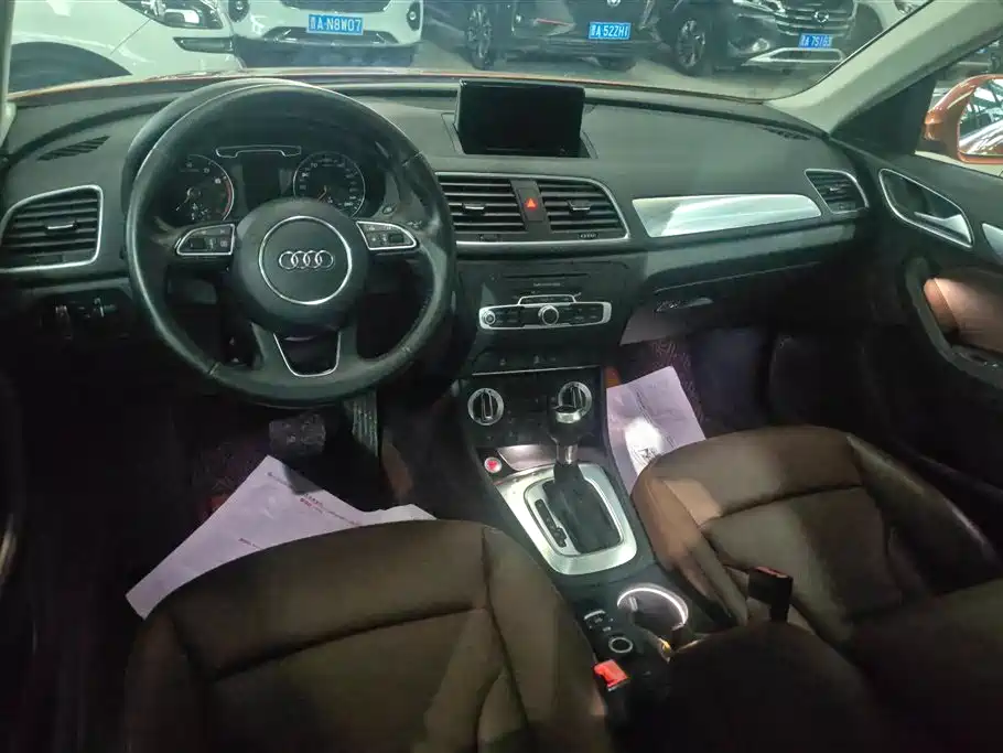 Audi Q3 2016 — фото 12