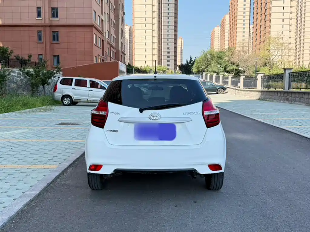 Toyota Yaris L 2017 — фото 4