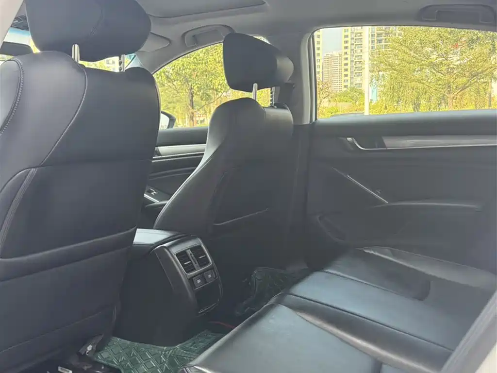 Honda Accord 2023 — фото 10