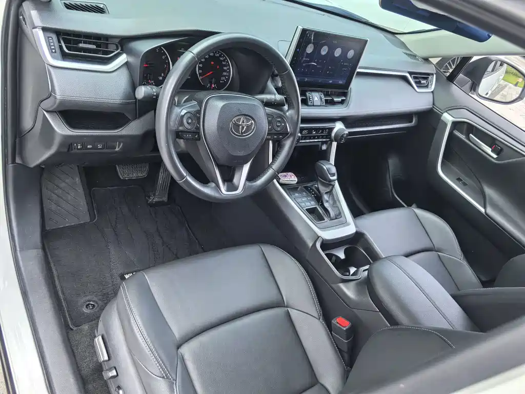 Toyota Wildlander 2022 — фото 10