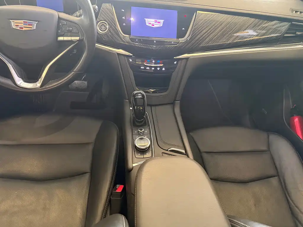 Cadillac XT6 2020 — фото 13